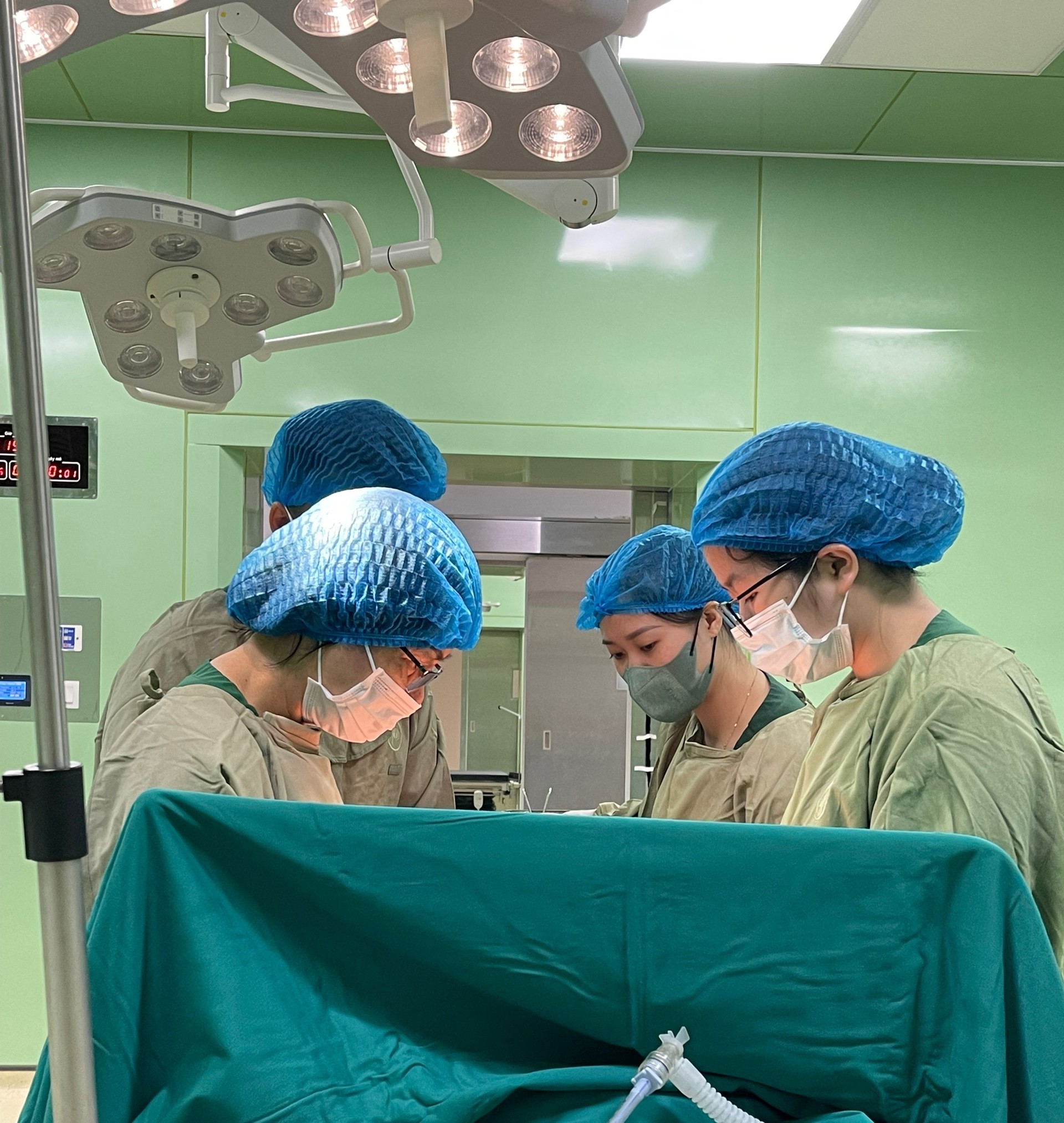 MỔ U XƠ TỬ CUNG BVTB